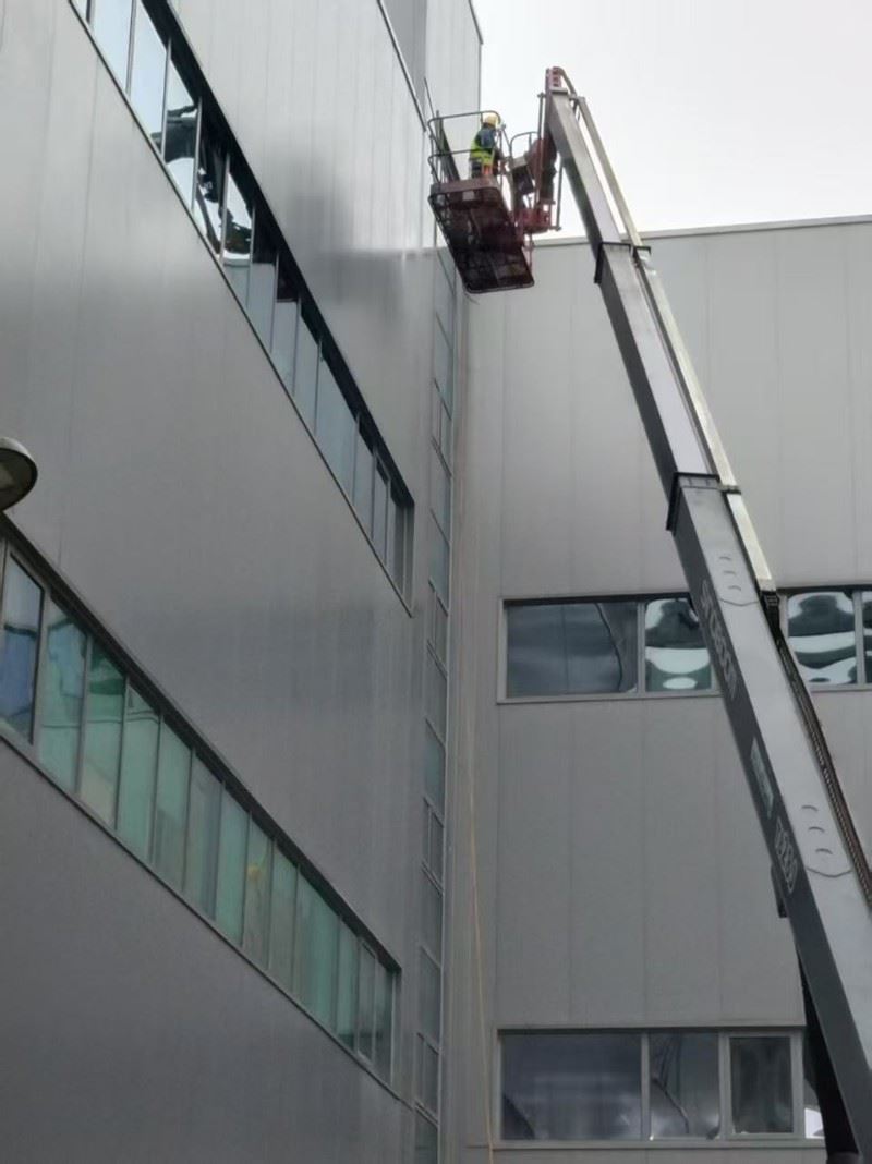 深圳高空玻璃清洗公司 清洗幕墙玻璃 广告牌清洁服务