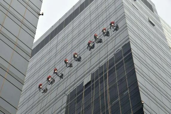 深圳罗湖新装修保洁 外墙清洗 擦玻璃 洗地面