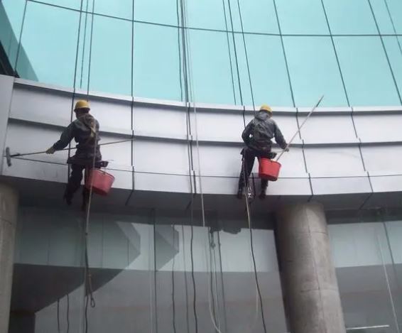 坪山新区外墙玻璃清洗 外墙真石漆清洗 坪山新区外墙清洗