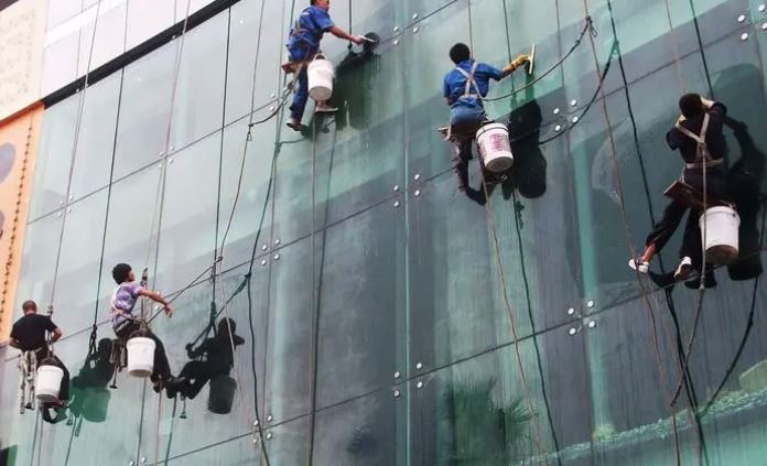 深圳阳光棚玻璃外墙清洗 外墙真石漆清洗 南山外墙清洗