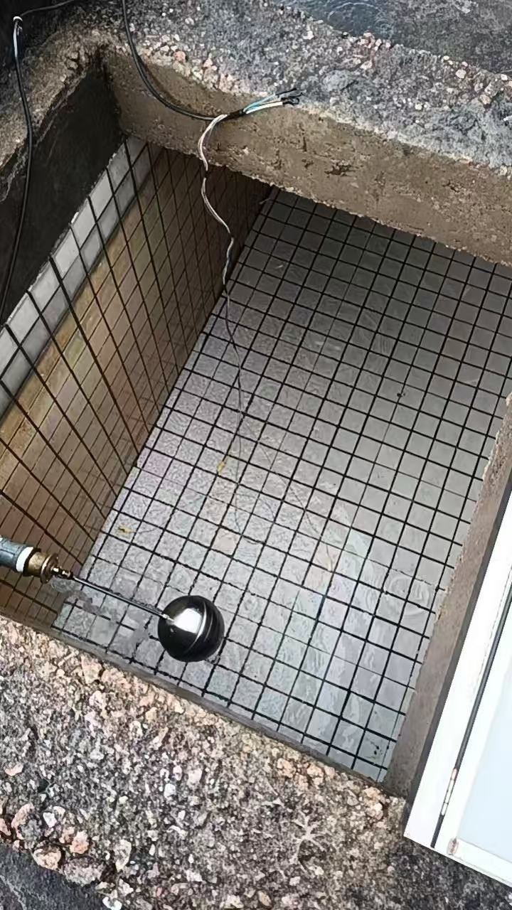 深圳市二次供水水塔清洗,水池清洗,自来水质三方检测,去除发霉玻璃胶印