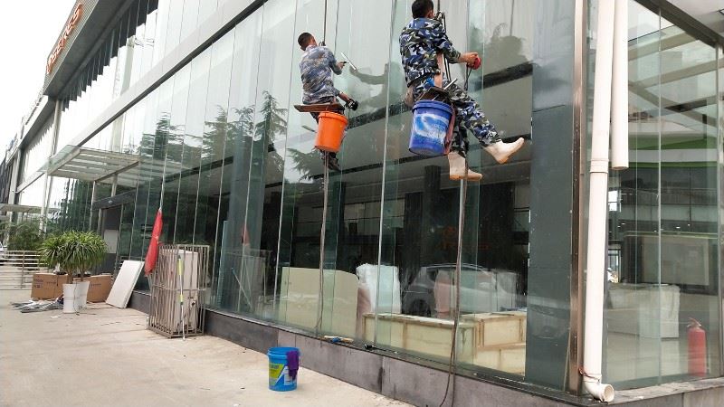 深圳龙岗附近高空外墙清洗公司电话