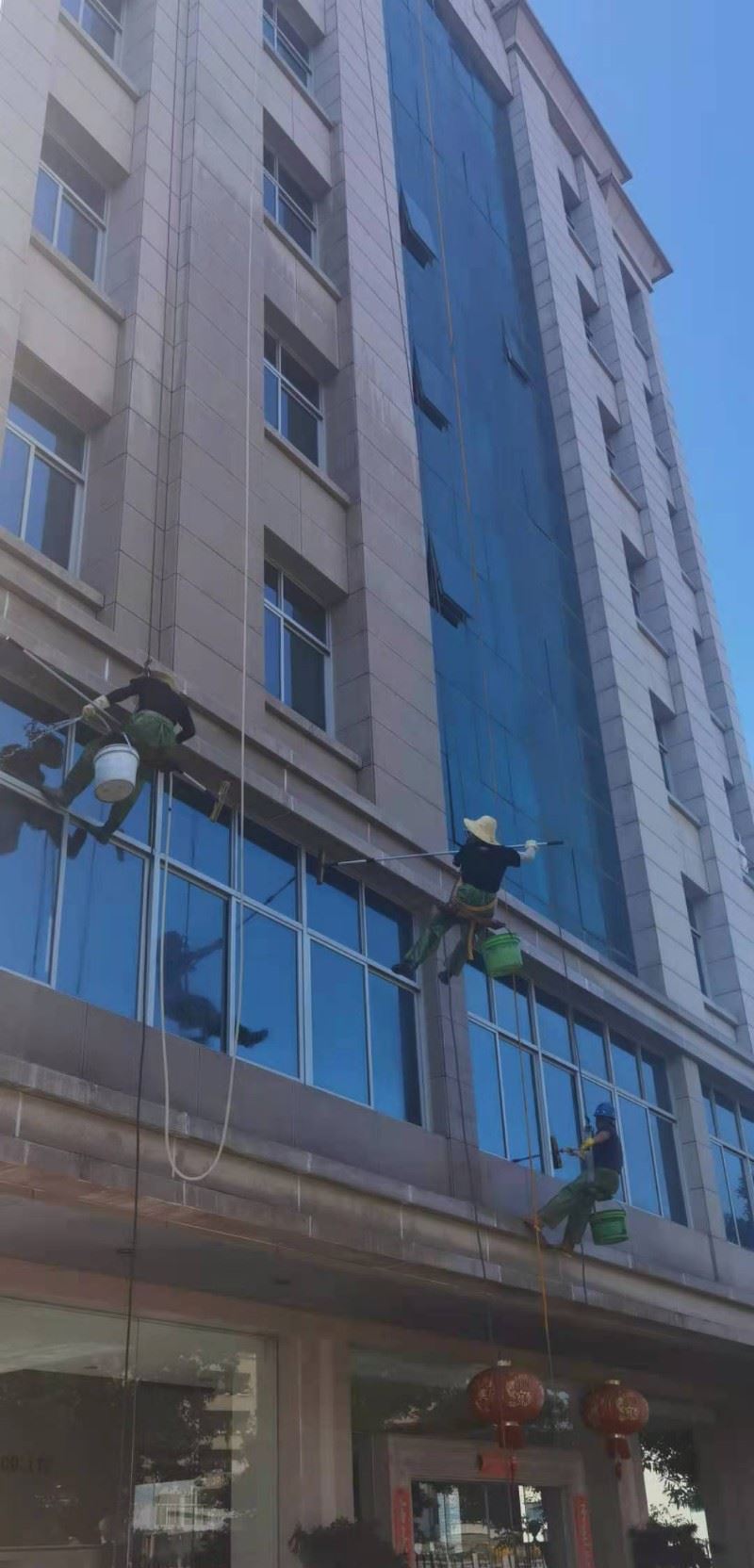 深圳龙岗附近高空外墙清洗公司电话