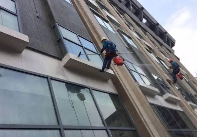 深圳医院外墙保洁清洗 铝塑板墙面清洗 宝安外墙清洗