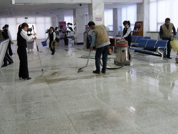 深圳办公室开荒保洁 布艺沙发清洗 价格实惠