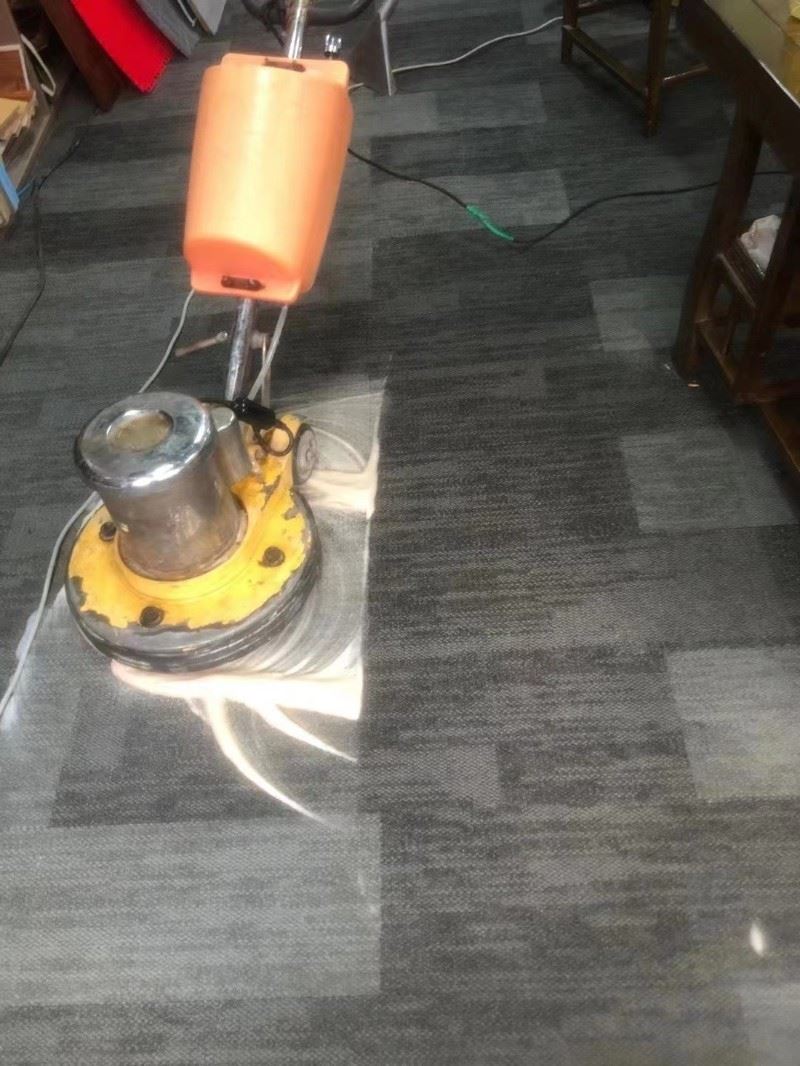 深圳办公室开荒保洁 布艺沙发清洗 价格实惠